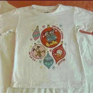 Disney’s Mickey and Friends Holiday cheer Christmas 7/8 medium shirt for kids